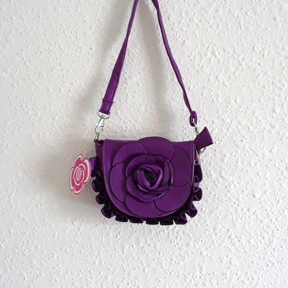 Handbags - 🆕️Embellished Flower Purse